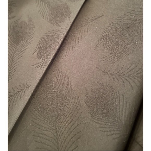 TAHARI 2 Piece Pant Suit With Elegant Peacock Feather Design - Picture 12 of 12